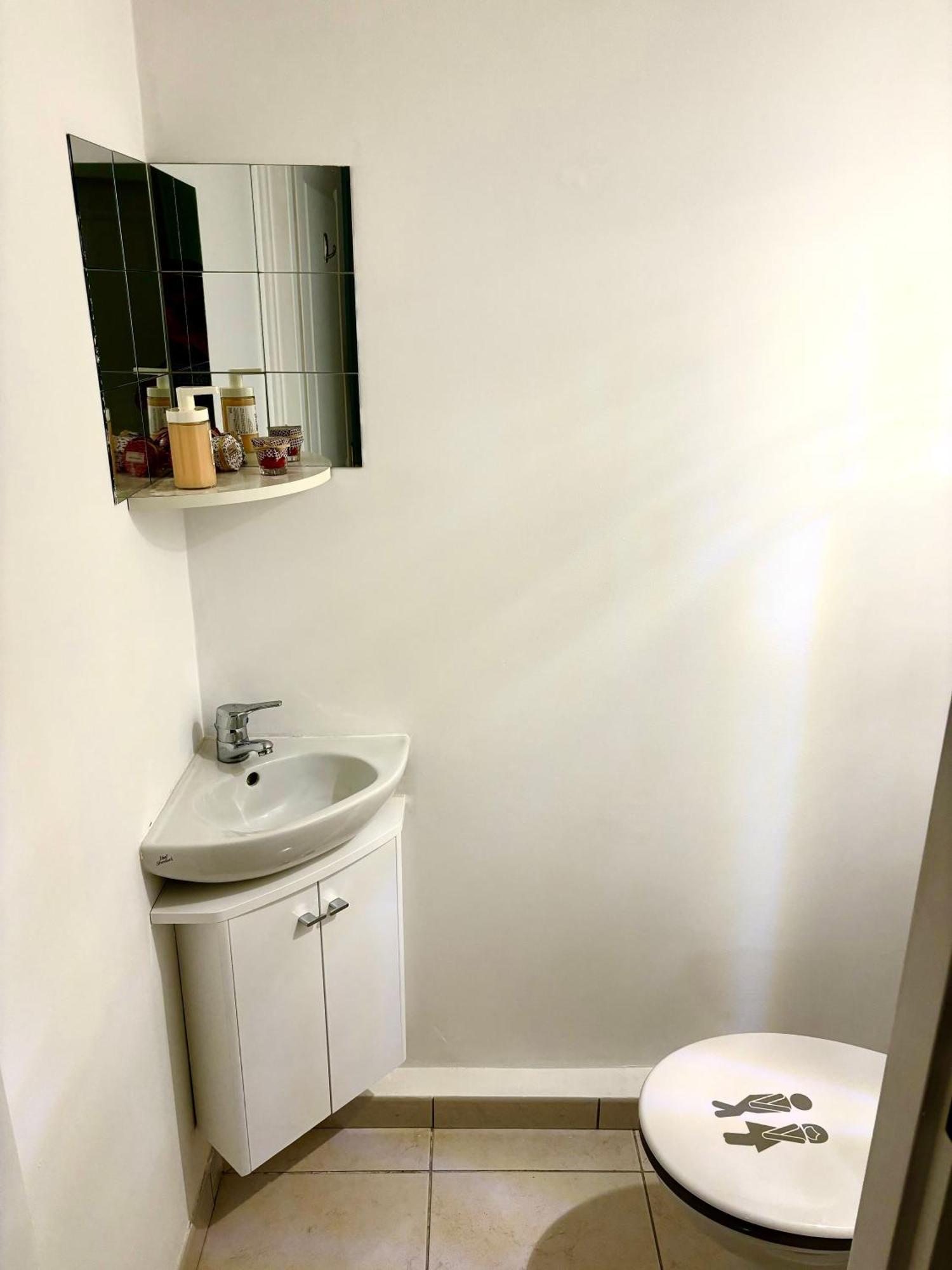 אנטיב Beachside Apartment With Pool & Garden In Juan Les Pins מראה חיצוני תמונה