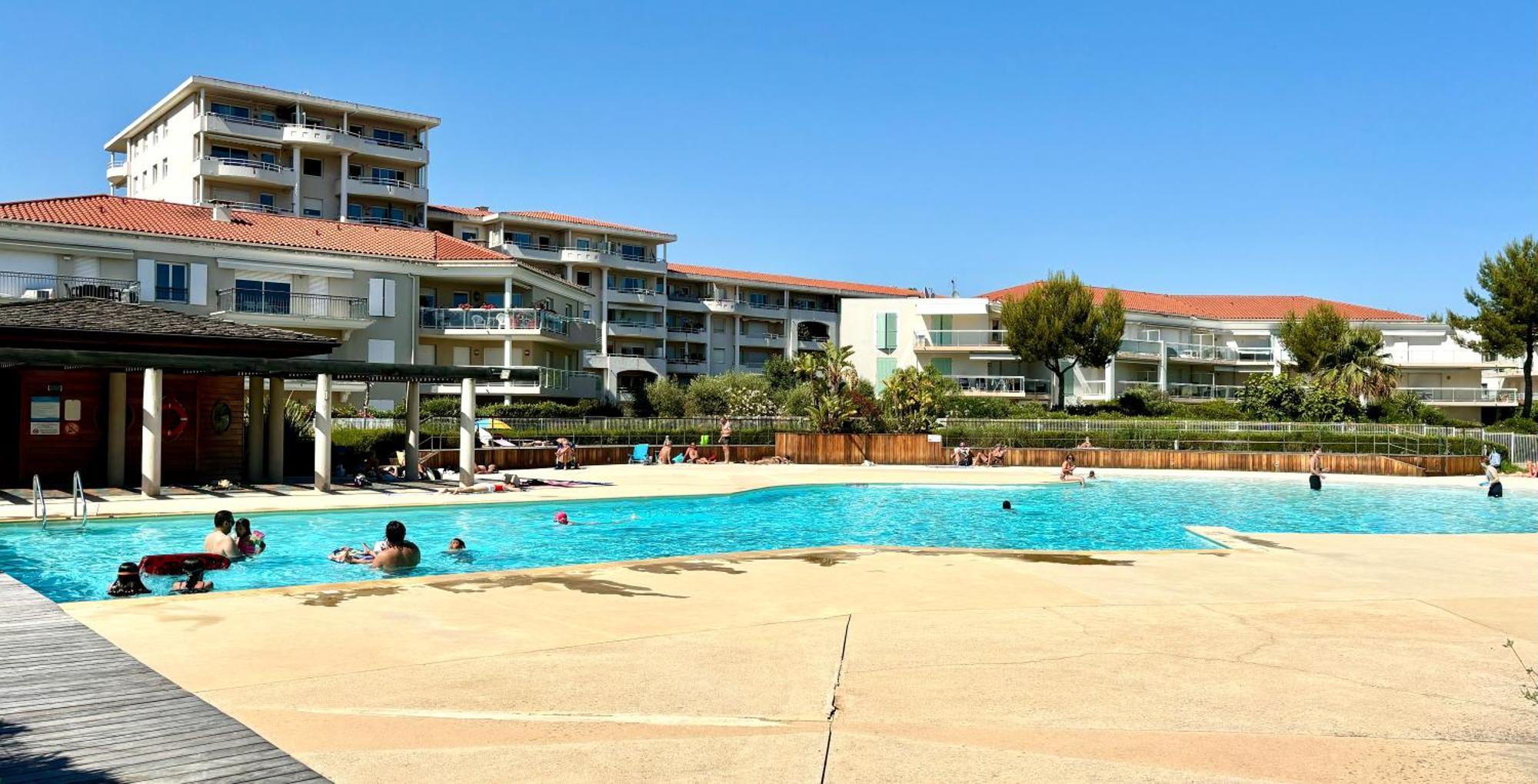 אנטיב Beachside Apartment With Pool & Garden In Juan Les Pins מראה חיצוני תמונה