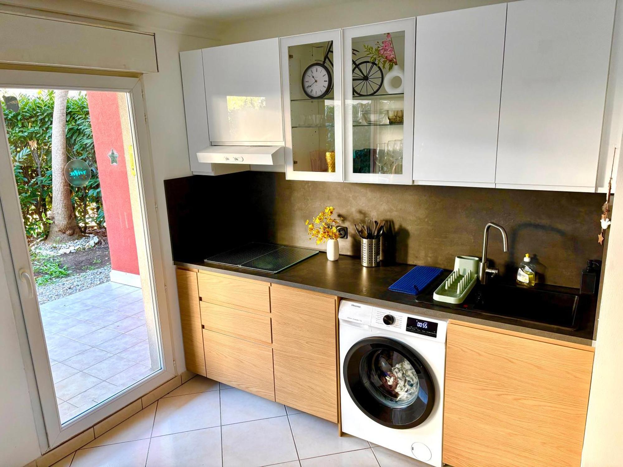 אנטיב Beachside Apartment With Pool & Garden In Juan Les Pins מראה חיצוני תמונה